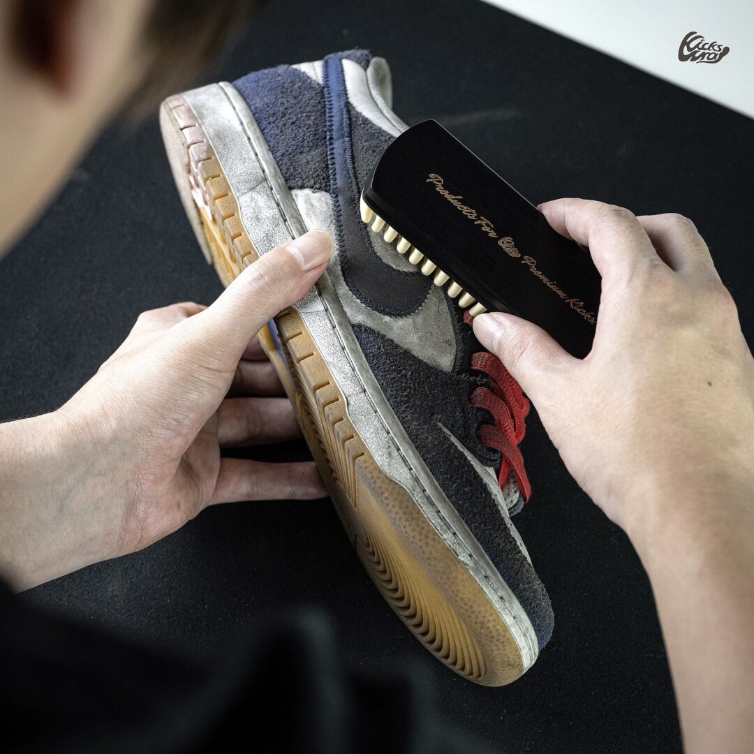KicksWrap オリジナル起毛革ブラシ「Suede Brush」が2025年 7/24 19:00~先行予約 (キックスラップ)