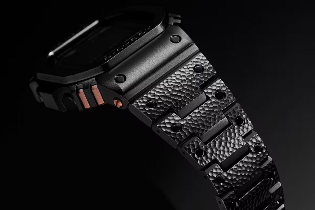 【世界限定500本】G-SHOCKから日本の伝統技法「鎚起」を施した限定モデル “MRG-B5000HT-1JR”が2025年 8月 発売 (Gショック ジーショック)