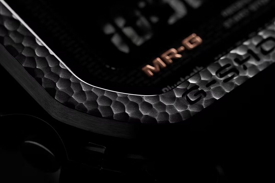 【世界限定500本】G-SHOCKから日本の伝統技法「鎚起」を施した限定モデル “MRG-B5000HT-1JR”が2025年 8月 発売 (Gショック ジーショック)