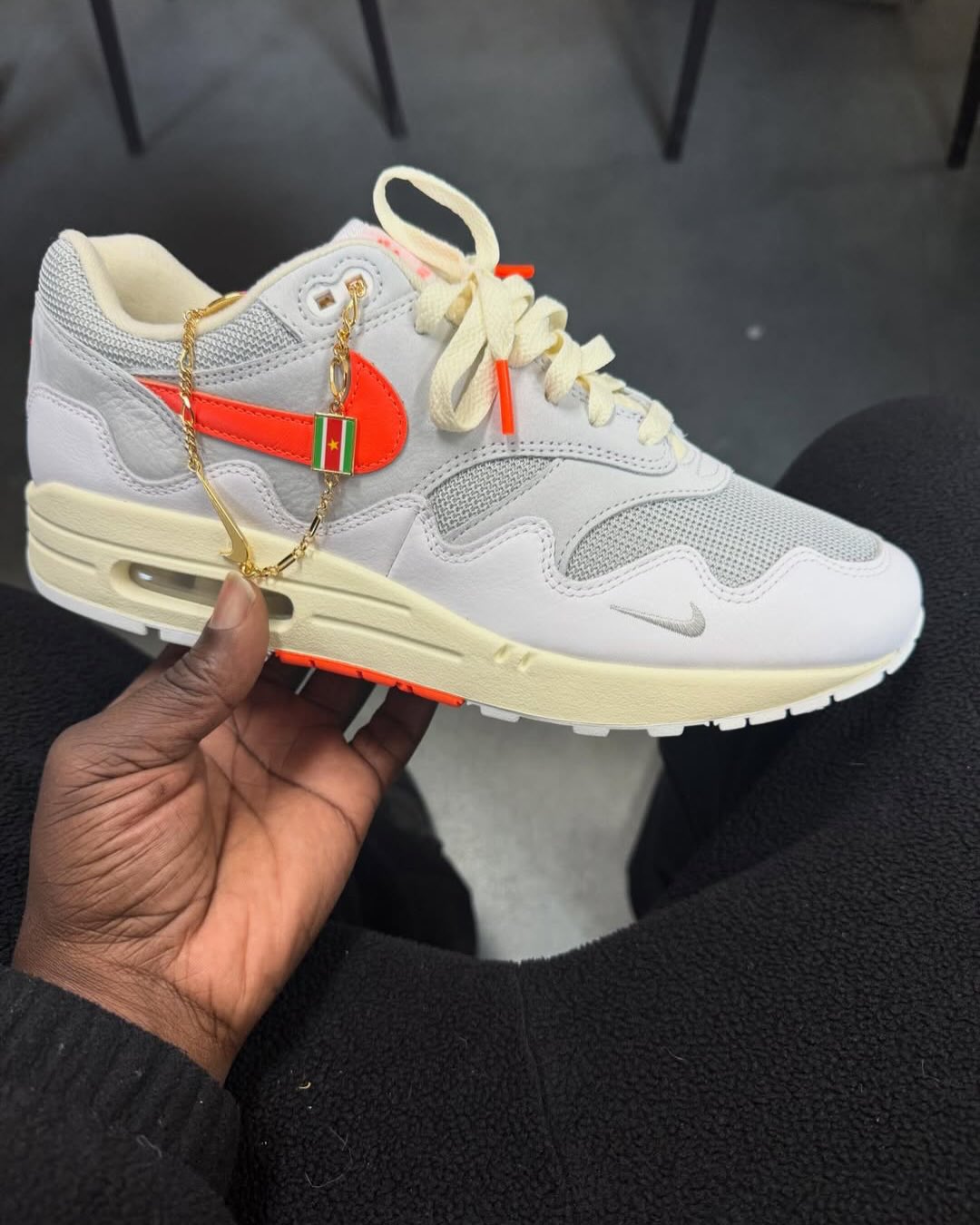 【2026年 夏 発売予定】PATTA × NIKE AIR MAX 1 “White/Hyper Crimson” (パタ ナイキ エア マックス "ホワイト/ハイパークリムゾン”) [II7055-100/II7055-800]