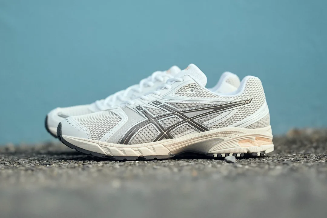 【2025年 7/24 発売】ASICS GEL-DS TRAINER 14 “White/Asics Blue” & “White/Honey Beige” (アシックス ゲル ディーエス トレーナー) [1203A607.103/1203A607.105]