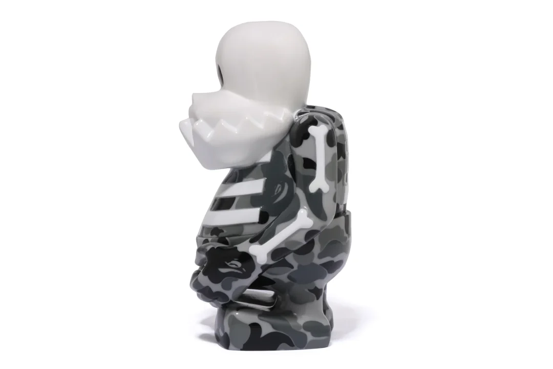 A BATHING APE × BOUNTY HUNTER SKULL KUN FIGURE 名作“スカルくん”がABC CAMOで2025年 8/1 & 8/2 発売 (ア ベイシング エイプ バウンティーハンター)