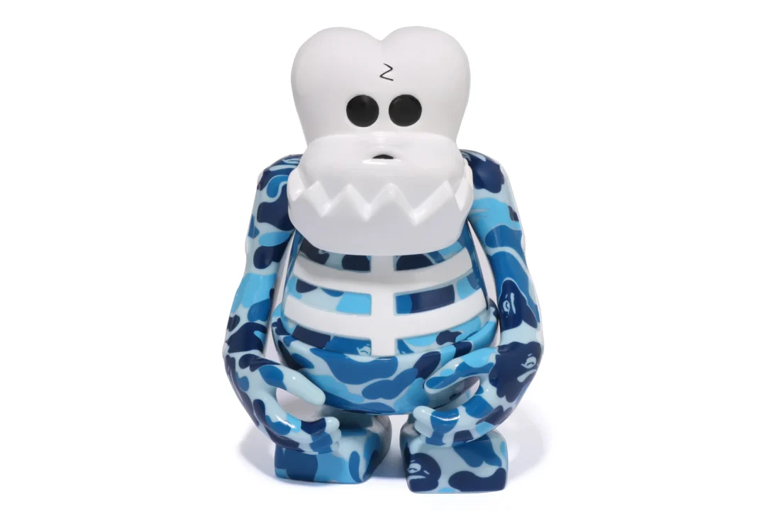 A BATHING APE × BOUNTY HUNTER SKULL KUN FIGURE 名作“スカルくん”がABC CAMOで2025年 8/1 & 8/2 発売 (ア ベイシング エイプ バウンティーハンター)
