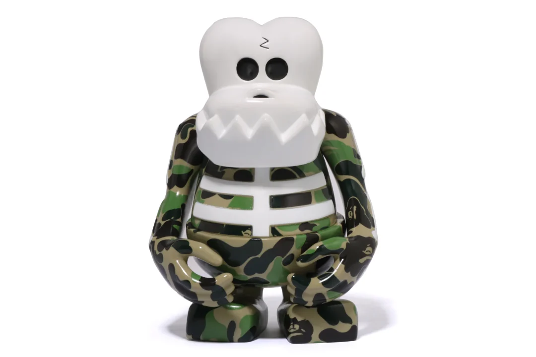 A BATHING APE × BOUNTY HUNTER SKULL KUN FIGURE 名作“スカルくん”がABC CAMOで2025年 8/1 & 8/2 発売 (ア ベイシング エイプ バウンティーハンター)