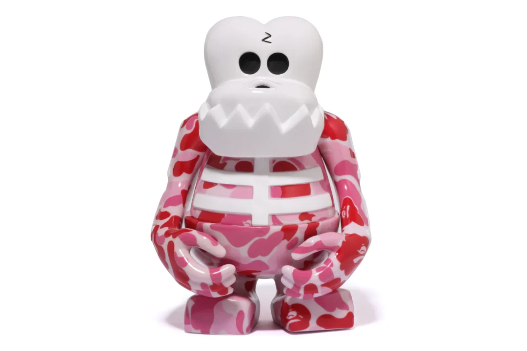 A BATHING APE × BOUNTY HUNTER SKULL KUN FIGURE 名作“スカルくん”がABC CAMOで2025年 8/1 & 8/2 発売 (ア ベイシング エイプ バウンティーハンター)