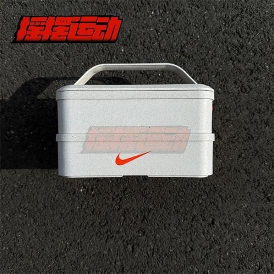 【海外NIKE限定ノベルティ】NIKE LUNCH BOX SETが登場 (ナイキ ランチ ボックス セット) [OG064-700A]