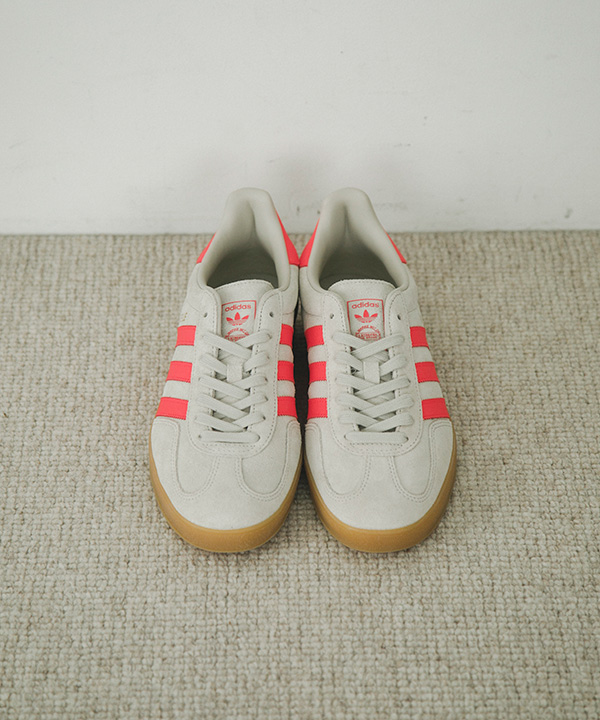 URBAN RESEARCH DOORS EXCLUSIVE「adidas Originals GAZELLE INDOOR “Beige/Lucid Red”」が2025年 7/25 発売 (プーマ アーバンリサーチ ドアーズ アディダス オリジナルス ガゼル) [JR3840]