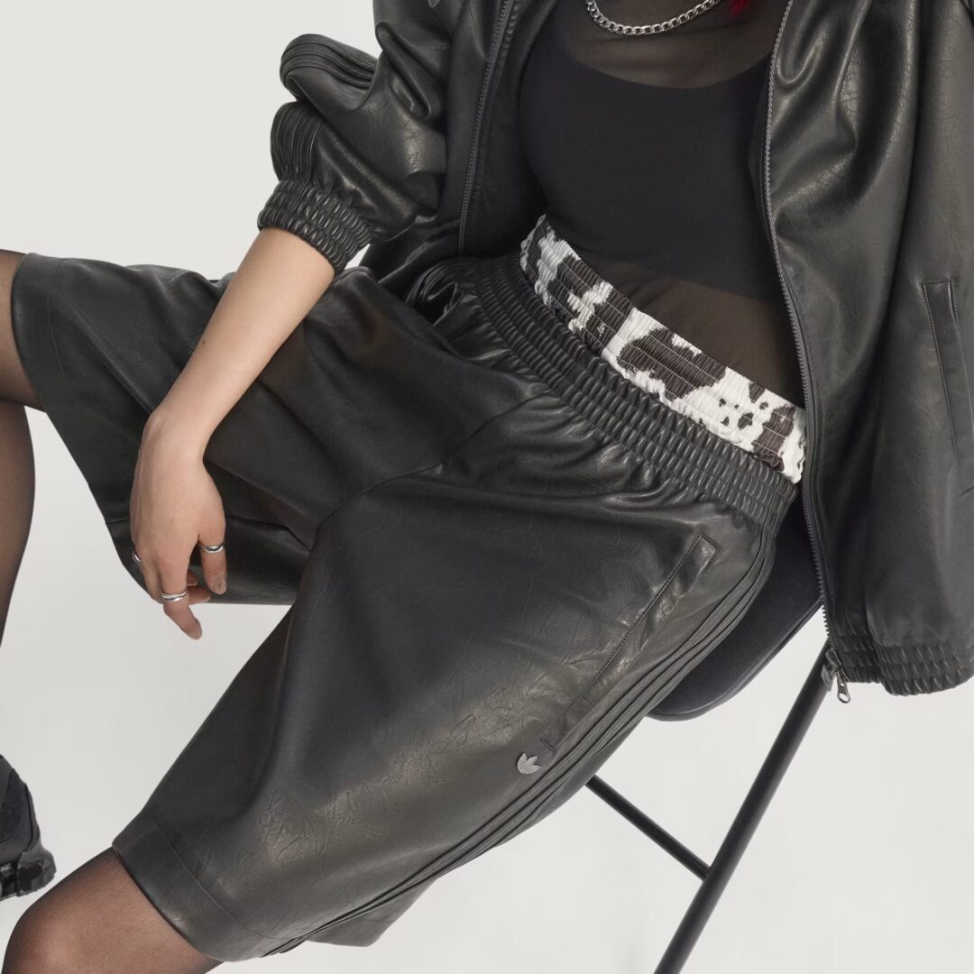 アディダスからアイコニックなファイヤーバードデザインの”トラックトップ & ジョーツ”が2025年 7/23 発売 (adidas Originals Firebird Oversized Track Top/Jorts)