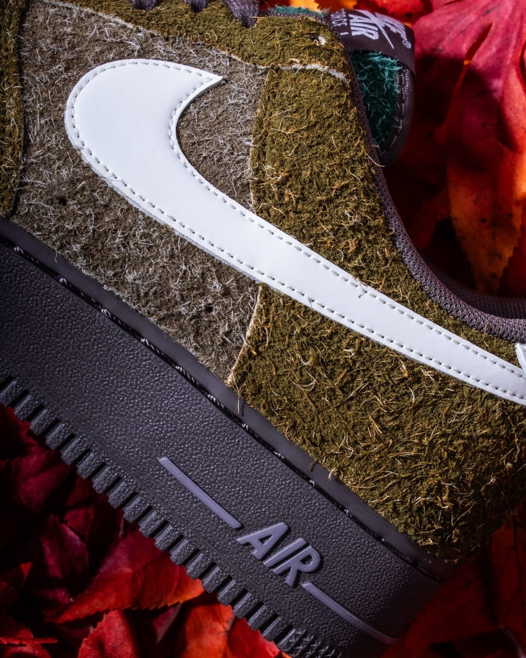 【2025年 10/3 & 10/24 発売・国内NIKE & atmos 限定】NIKE AIR FORCE 1 LOW LX “Autumn Leaves” (ナイキ エア フォース ロー “オータムリーブス”) [IM8062-368]