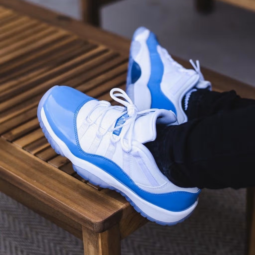 【2026年 4/18 発売】NIKE AIR JORDAN 11 LOW “White/University Blue” (ナイキ エア ジョーダン 11 ロー “ホワイト/ユニバーシティブルー”) [FV5104-100]