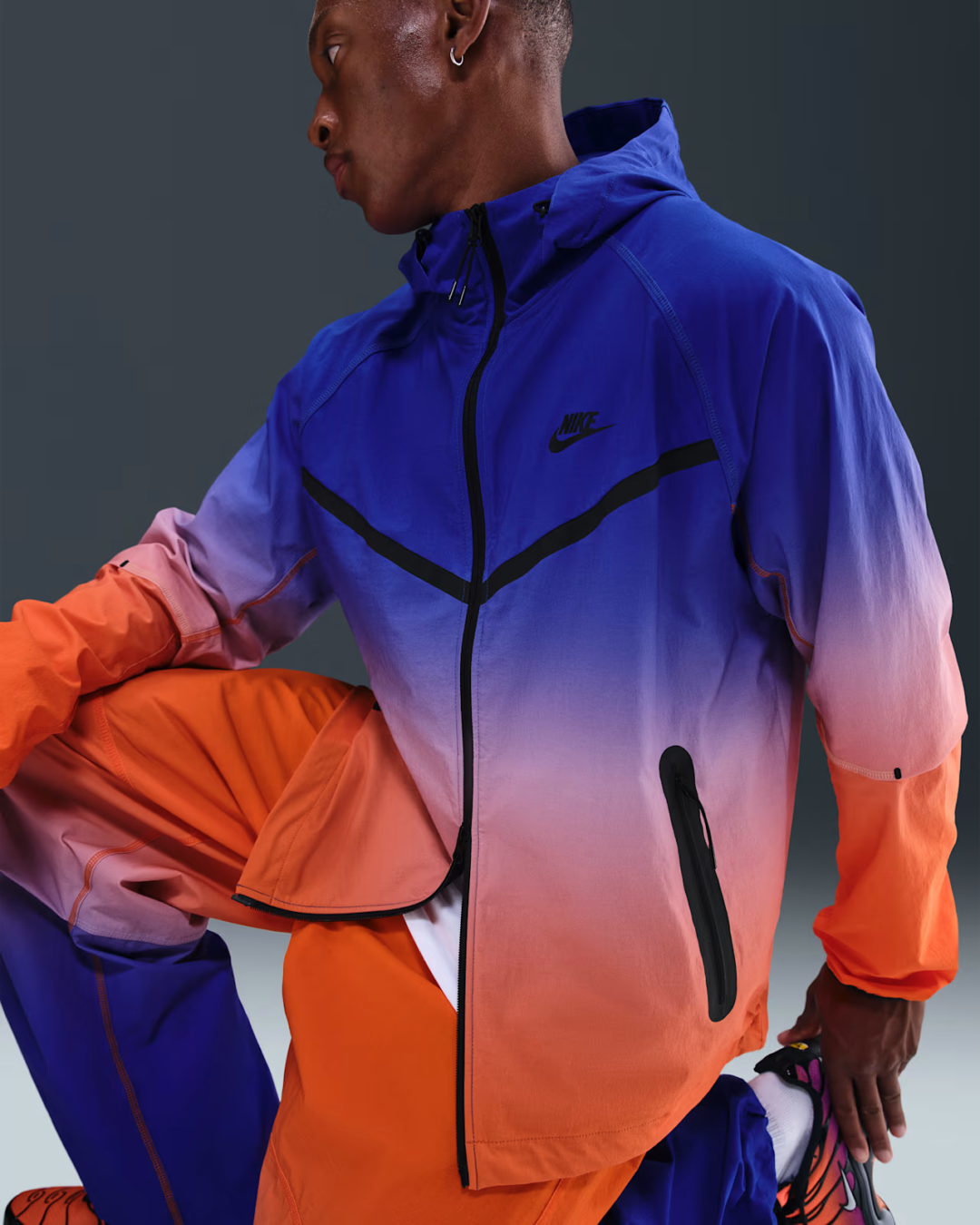 Air Max Dn8のグラデーションカラーパターンでまとめた NIKE TECH 最新アパレルコレクションが2025年 8/4 発売 (ナイキ テック) [II4622-480/II4600-717/II4634-480/II4615-717]