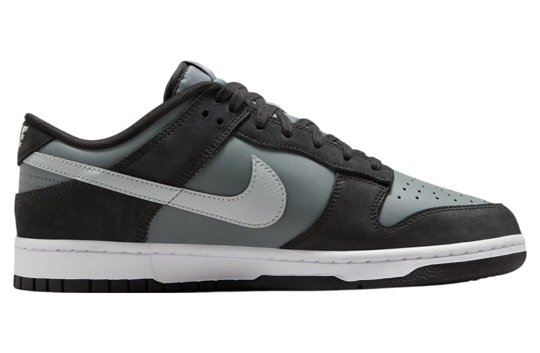 【2025年 発売】NIKE DUNK LOW “Black/Light Smoke Grey” (ナイキ ダンク ロー “ブラック/ライトスモークグレー”) [IB3079-001]