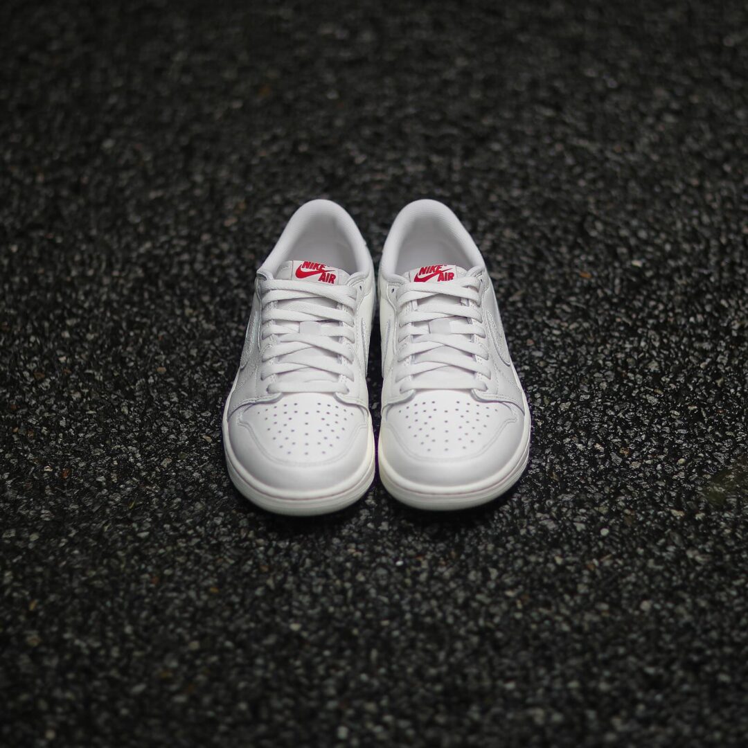【2026年 6/6 発売】NIKE AIR JORDAN 1 LOW OG “Sail/University Red” (ナイキ エア ジョーダン 1 ロー “セイル/ユニバーシティレッド”) [HQ6998-100]