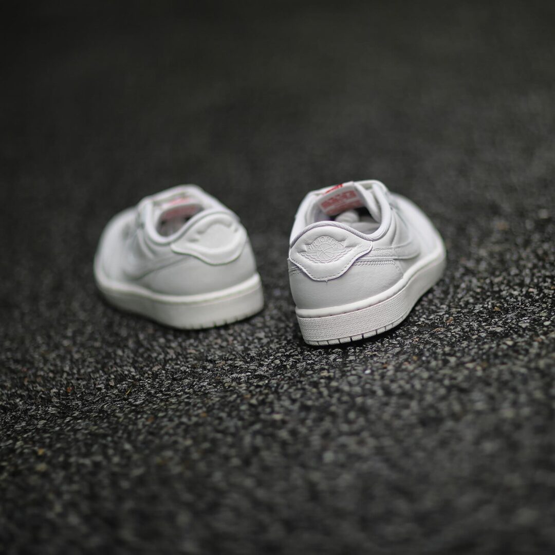 【2026年 6/6 発売】NIKE AIR JORDAN 1 LOW OG “Sail/University Red” (ナイキ エア ジョーダン 1 ロー “セイル/ユニバーシティレッド”) [HQ6998-100]
