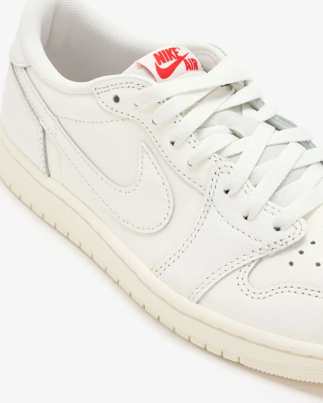 【2026年 6/6 発売予定】NIKE AIR JORDAN 1 LOW OG “Sail/University Red” (ナイキ エア ジョーダン 1 ロー “セイル/ユニバーシティレッド”) [HQ6998-100]