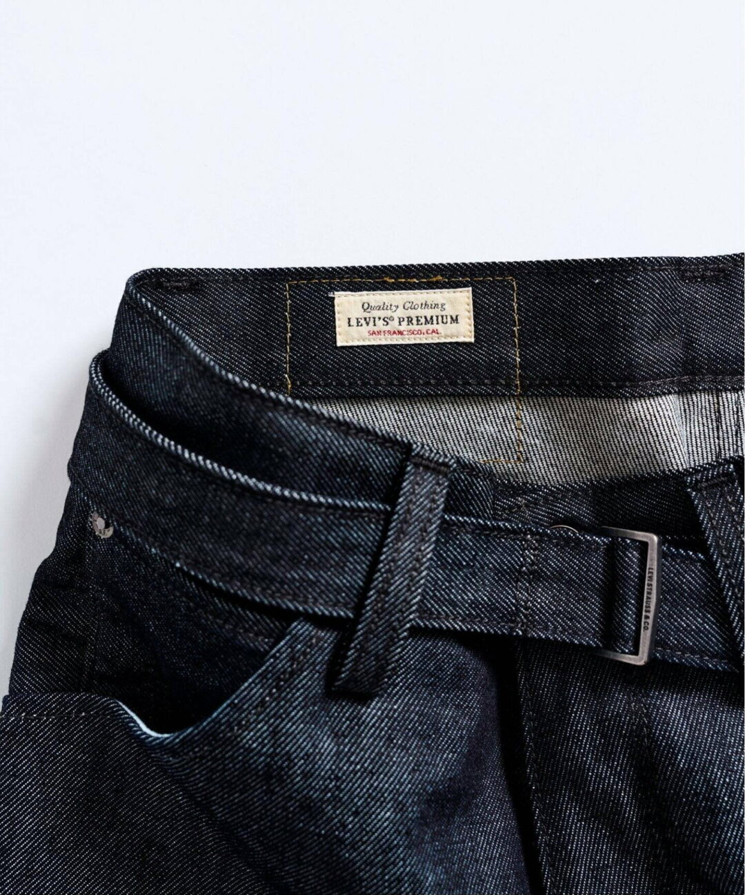 Levi’s︎︎ × EDIFICE 別注 TWISTED BELTED デニムパンツが2025年 8月中旬 発売 (リーバイス エディフィス ツイスト ベルト)