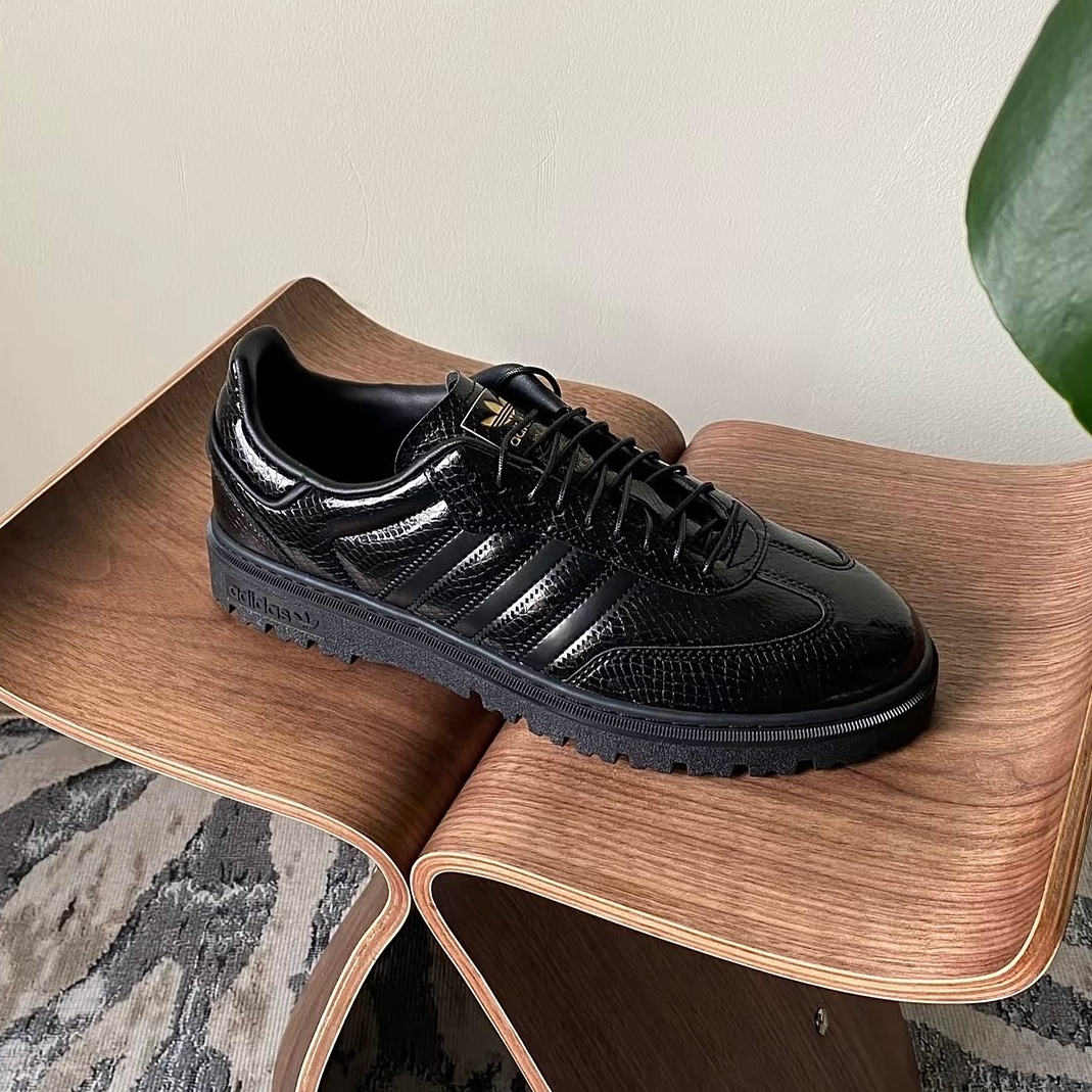【海外発売】adidas Originals SAMBA WTR “Black Snake” (アディダス オリジナルス サンバ “ブラックスネーク”)