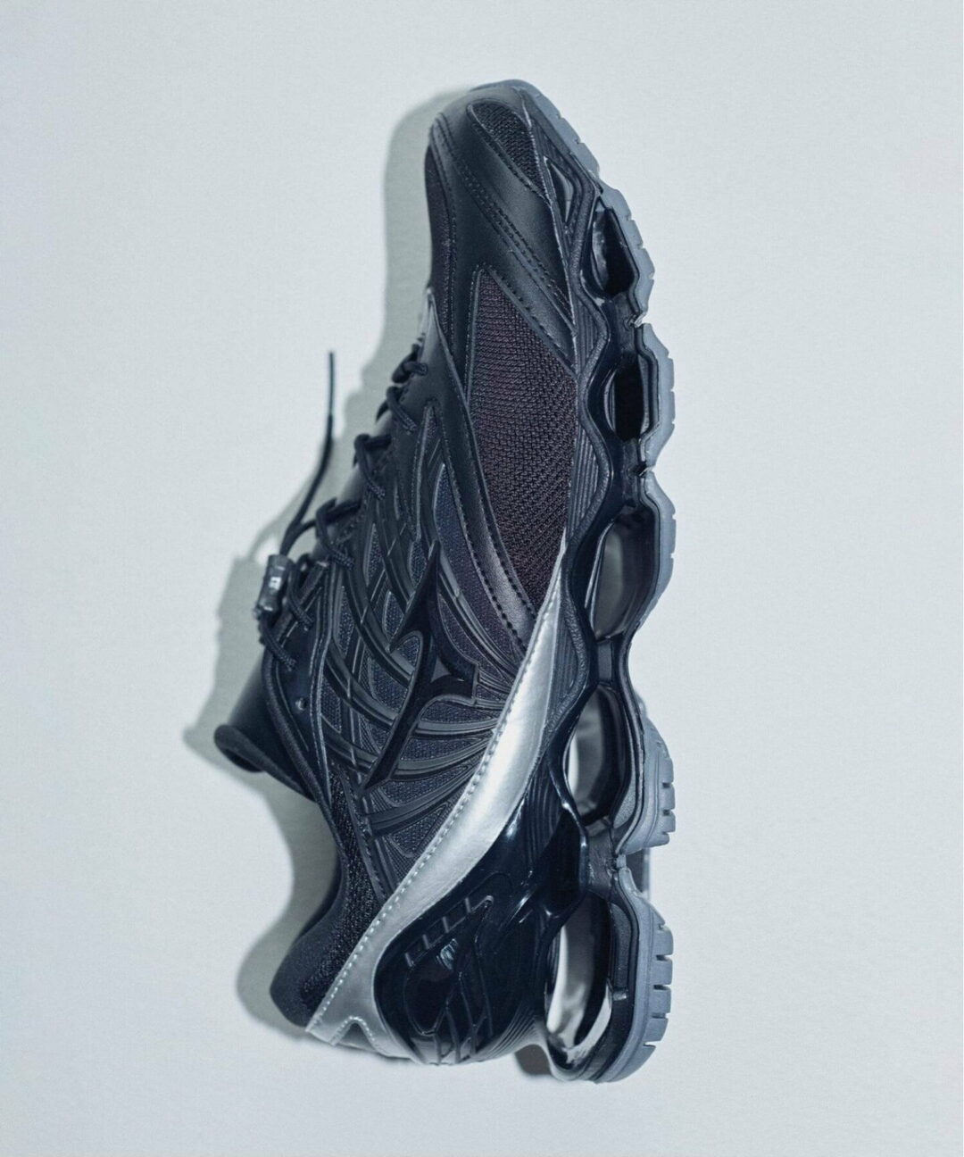 【2025年 8/15 発売】Mizuno WAVE PROPHECY LS “MONOTONE CINEMA” ÉDIFICE/IÉNA/Herringbone Footwear (ミズノ ウェーブ プロフェシー エディフィス イエナ) [D1GG2509-01]