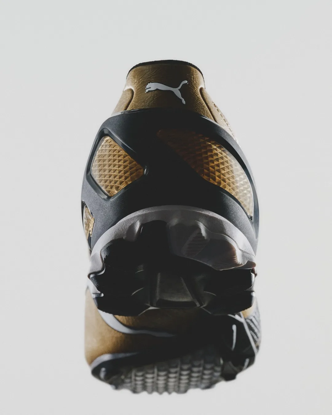 【2025年 7/12 発売】PUMA V-S1 METALLIC “White/Gold” (プーマ メタリック) [402953-02/402953-04]