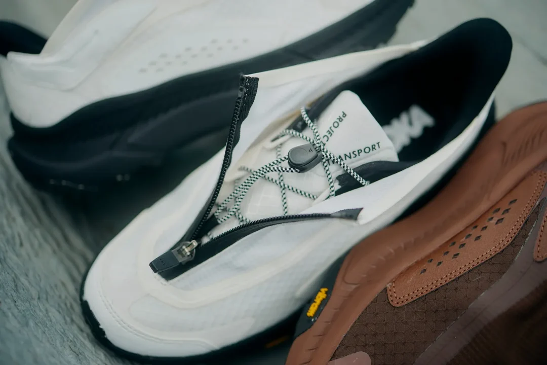 【2025年 9/1 発売】HOKA PROJECT TRANSPORT “FROST/MINERAL BROWN” (ホカ プロジェックト トランスポート) [1162850-FLCK/1162850-MRWN]