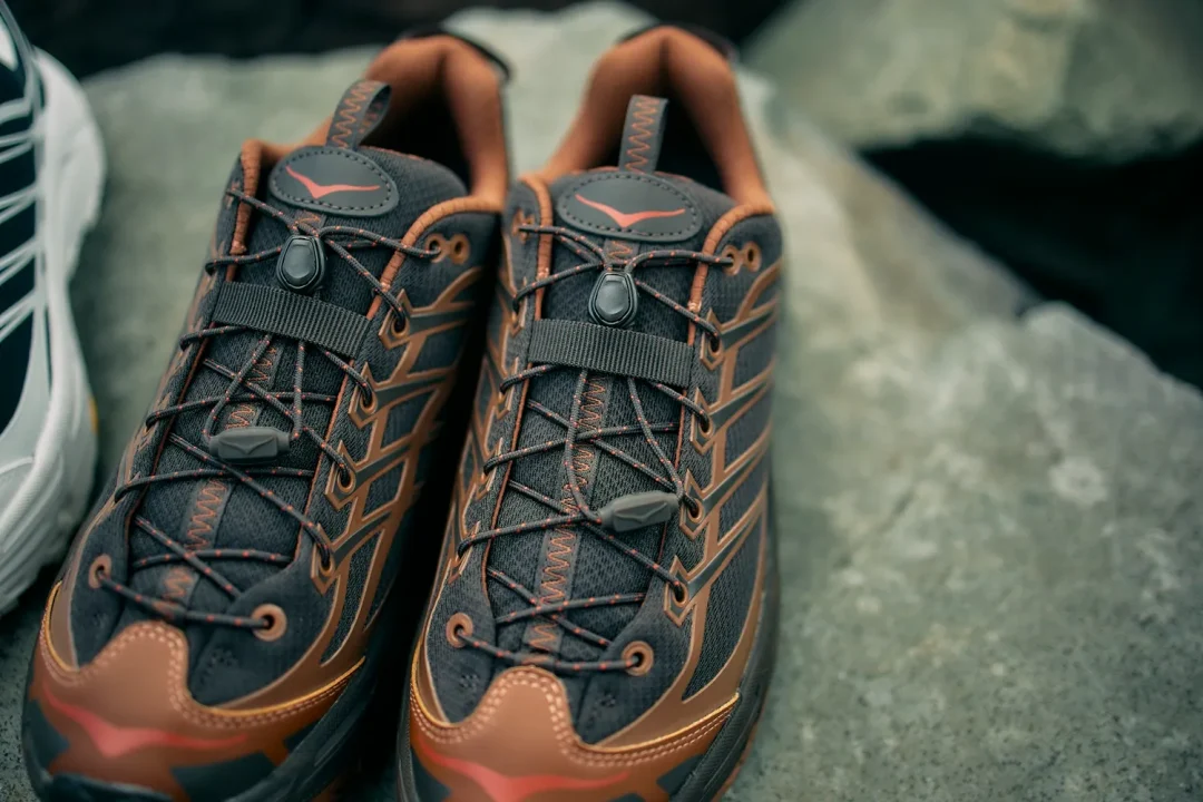 【2025年 9/1 発売】HOKA MAFATE THREE2 “CAST IRON/FROST” (ホカ プロジェックト トランスポート) [1141572-CTRN/1141572-FLCK]