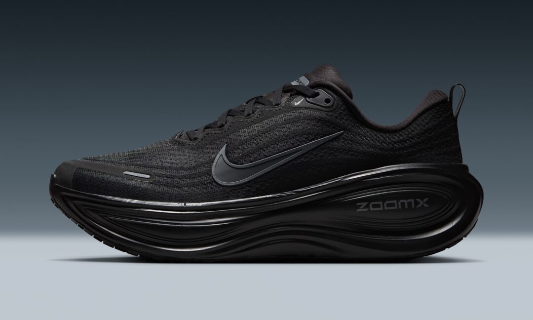 【2025年 8/7 発売予定】NIKE VOMERO PLUS “Black/Metallic Dark Grey” (ナイキ ボメロ プラス “ブラック/メタリックダークグレー”) [HV8150-003]