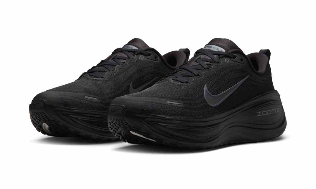 【2025年 8/7 発売予定】NIKE VOMERO PLUS “Black/Metallic Dark Grey” (ナイキ ボメロ プラス “ブラック/メタリックダークグレー”) [HV8150-003]