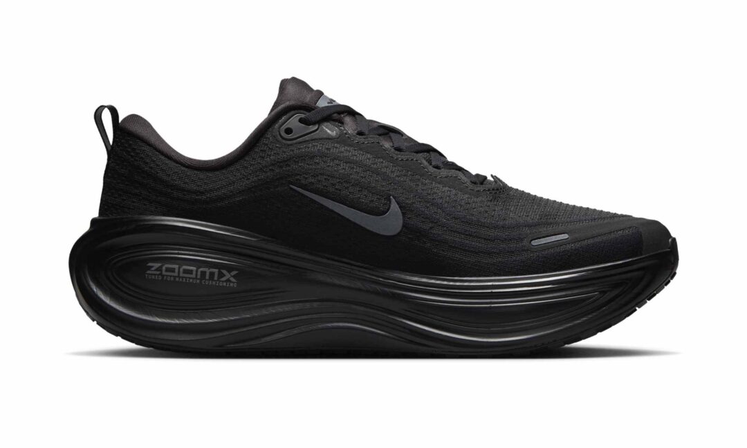 【2025年 8/7 発売予定】NIKE VOMERO PLUS “Black/Metallic Dark Grey” (ナイキ ボメロ プラス “ブラック/メタリックダークグレー”) [HV8150-003]
