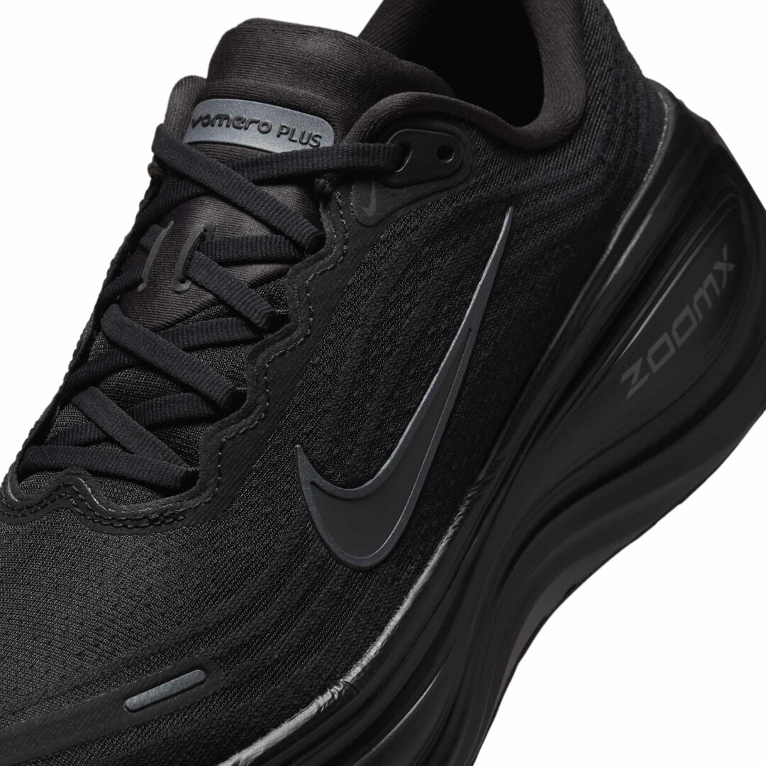 【2025年 8/7 発売予定】NIKE VOMERO PLUS “Black/Metallic Dark Grey” (ナイキ ボメロ プラス “ブラック/メタリックダークグレー”) [HV8150-003]