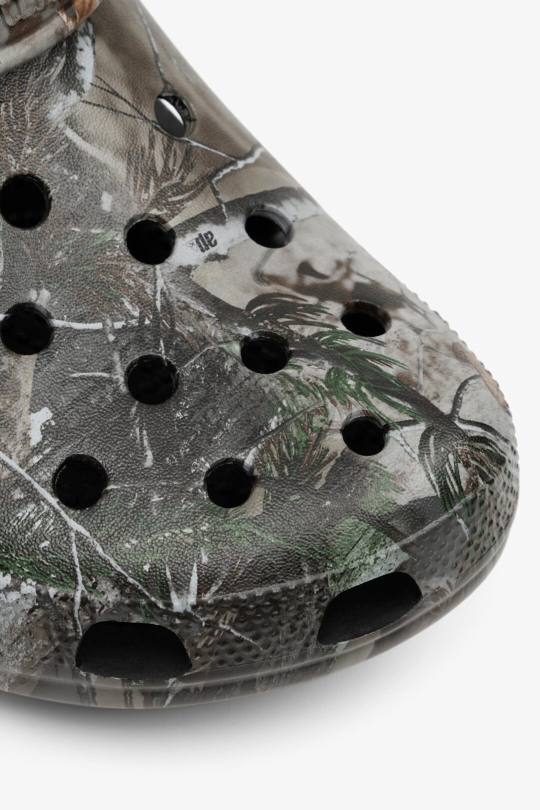 【2025年 9/18 発売】JJJJound 2025 FW × Crocs Classic Clogs “Realtree/Black” (ジョウンド 2025年 秋冬 クロックス クラシック クロッグ “リアルツリー/ブラック”)