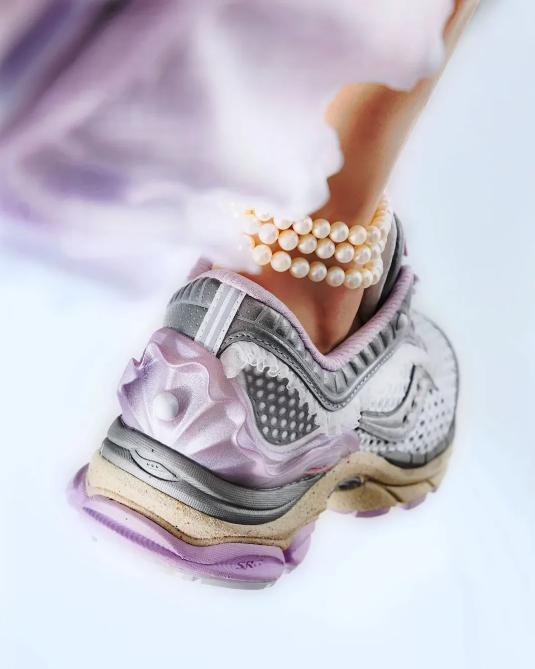 【2025年 8/29 & 9/12 発売予定】Metagirl Studio x SAUCONY Paramount “Daughter of the Moon” (メタガール サッカニー パラマウント “ドーター オブ ザ ムーン”)
