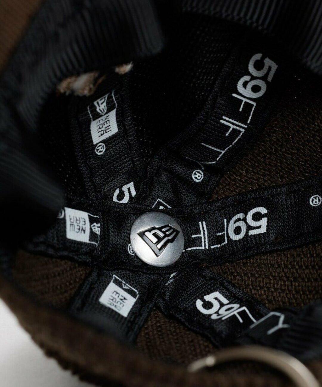 FREAK’S STORE × New Era 2025 FW 別注 コーデュロイ ロゴキャップ チャームが9月下旬 発売 (フリークスストア ニューエラ)