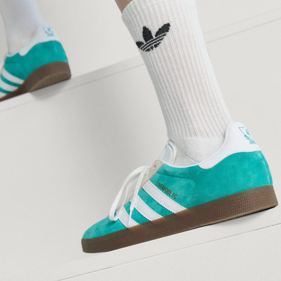 【2025年 8/12 発売予定】Liverpool FC × adidas Originals GAZELLE “2025-2026 Third Jersey” (リバプール アディダス オリジナルス サンバ “サードジャージ”) [JR4159]