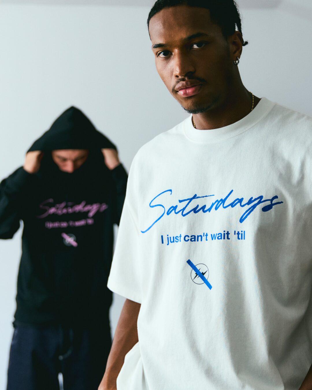 FRAGMENT x Saturdays NYC コラボ “Hoodie & SS T-Shirt”が2025年 8/7 発売 (フラグメント サタデーズ サーフ ニューヨーク 藤原ヒロシ)