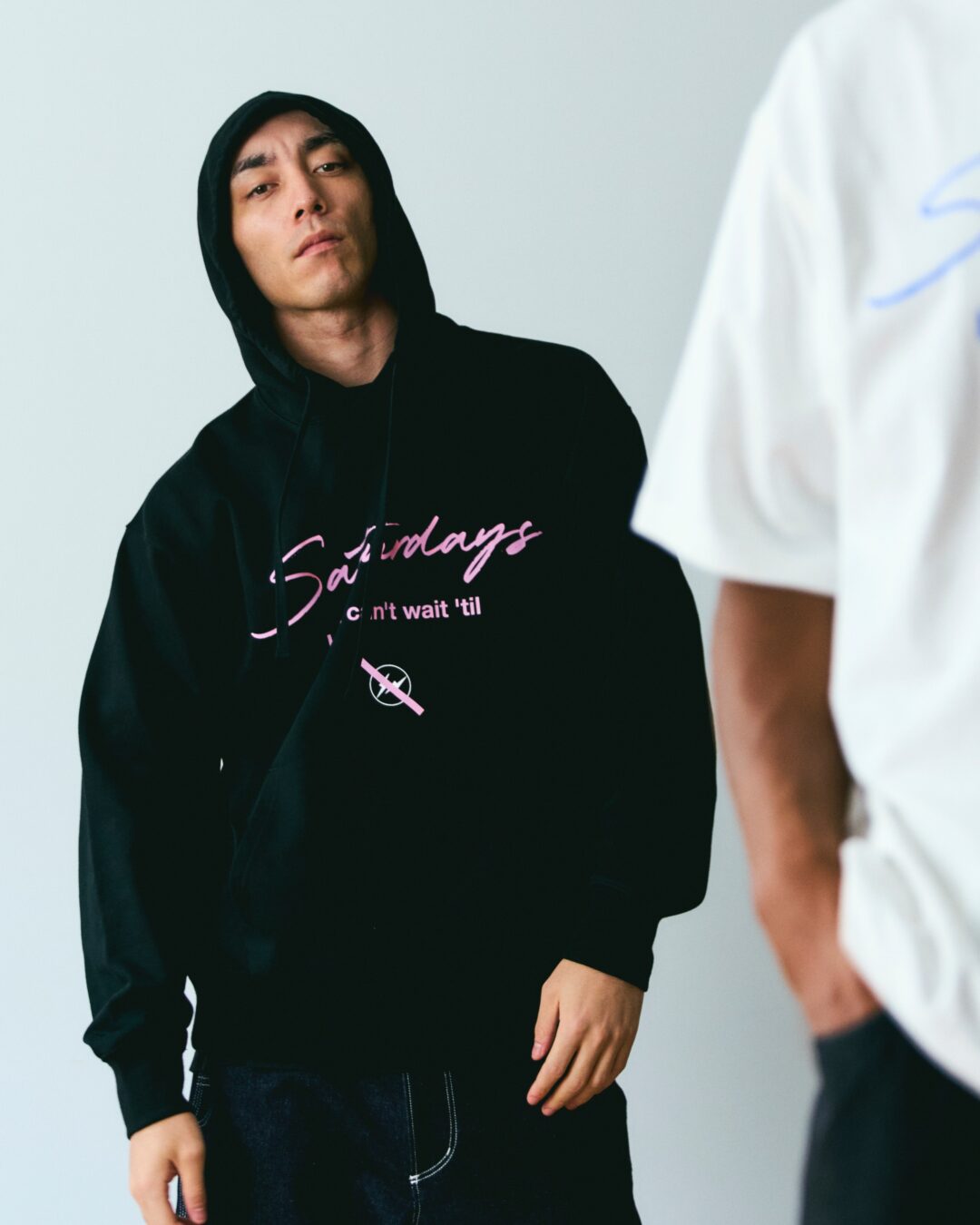 FRAGMENT x Saturdays NYC コラボ “Hoodie & SS T-Shirt”が2025年 8/7 発売 (フラグメント サタデーズ サーフ ニューヨーク 藤原ヒロシ)