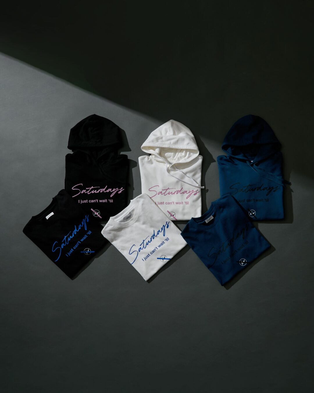 FRAGMENT x Saturdays NYC コラボ “Hoodie & SS T-Shirt”が2025年 8/7 発売 (フラグメント サタデーズ サーフ ニューヨーク 藤原ヒロシ)