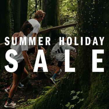 アディダスオンラインにてMAX 50% OFF「SUMMER HOLIDAY SALE」が2025年 8/21 23:59 まで開催 (adidas サマーセール)