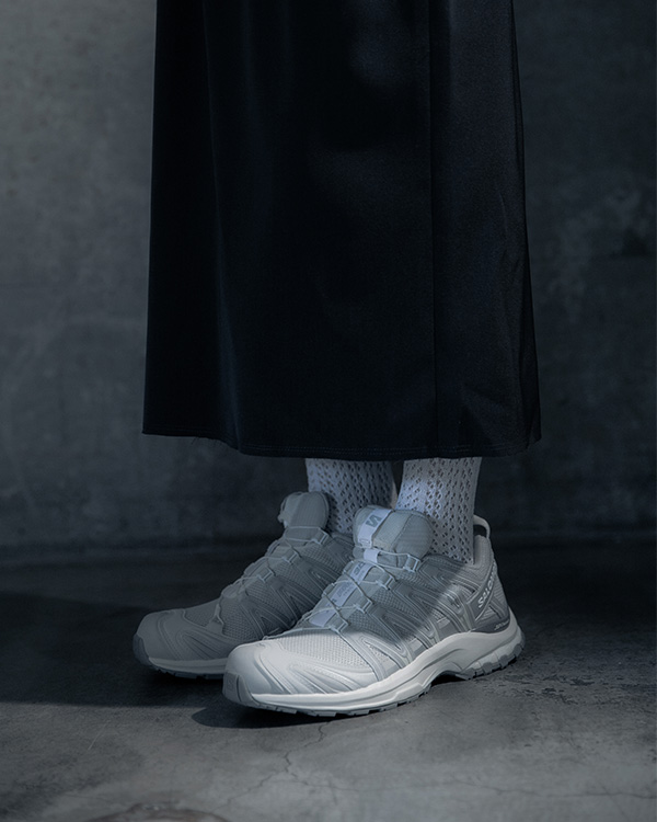 【2025年 8/12 発売】URBAN RESEARCH × Salomon XA PRO 3D “Grey/Silver” (アーバンリサーチ サロモン) [L47773600]