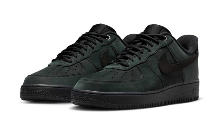 美品　NIKEAir Force 1 ’07 ブラック US9（27cm) NIKE公式】ナイキ エア フォース 1 '07 メンズシューズ