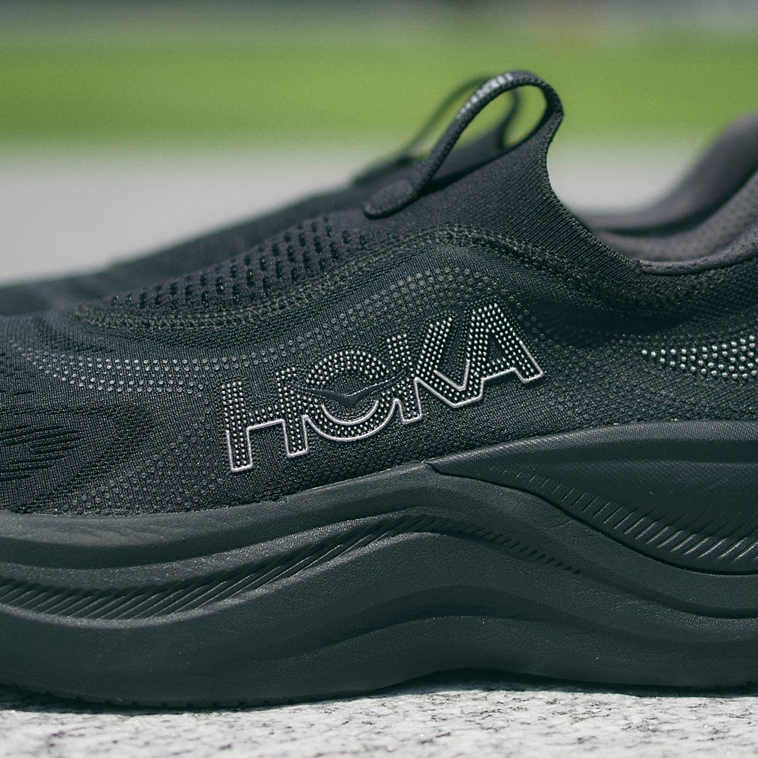 【2025年 9/1 発売】HOKA SKYWARD LACELESS “Black” (ホカ スカイウォード レースレス) [1168876-BBLC]