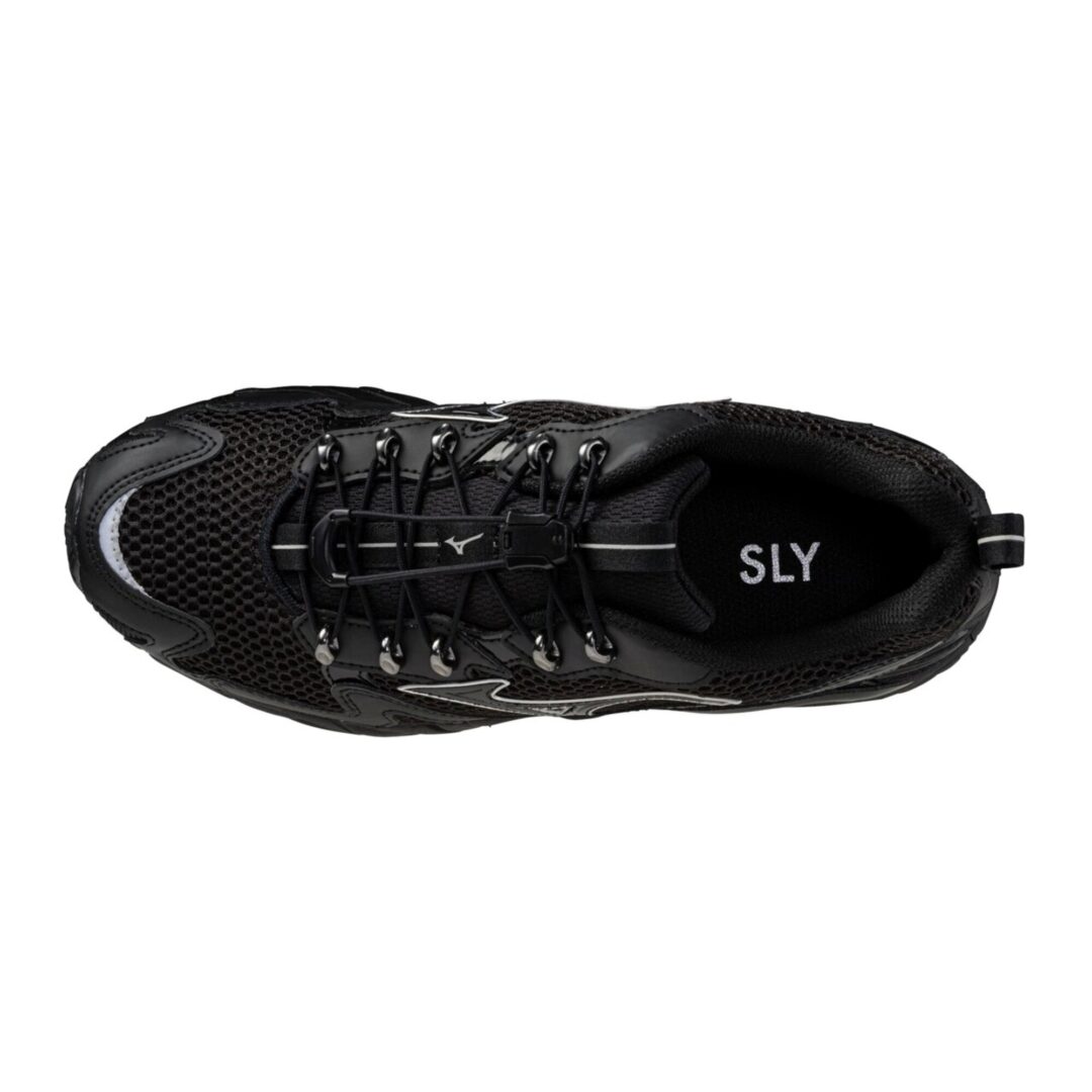 【2025年 9/5 & 9/18 & 9/19 発売】Mizuno × SLY WAVE RIDER 10 (ミズノ スライ ウェーブ ライダー) [D1GD2508-01]