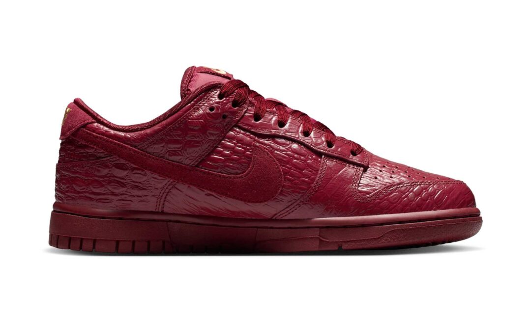 【2025年 秋 発売予定】NIKE W DUNK LOW SS “Crocodile/Team Red” (ナイキ ダンク ロー “クロコダイル/チームレッド”) [HV4388-600]