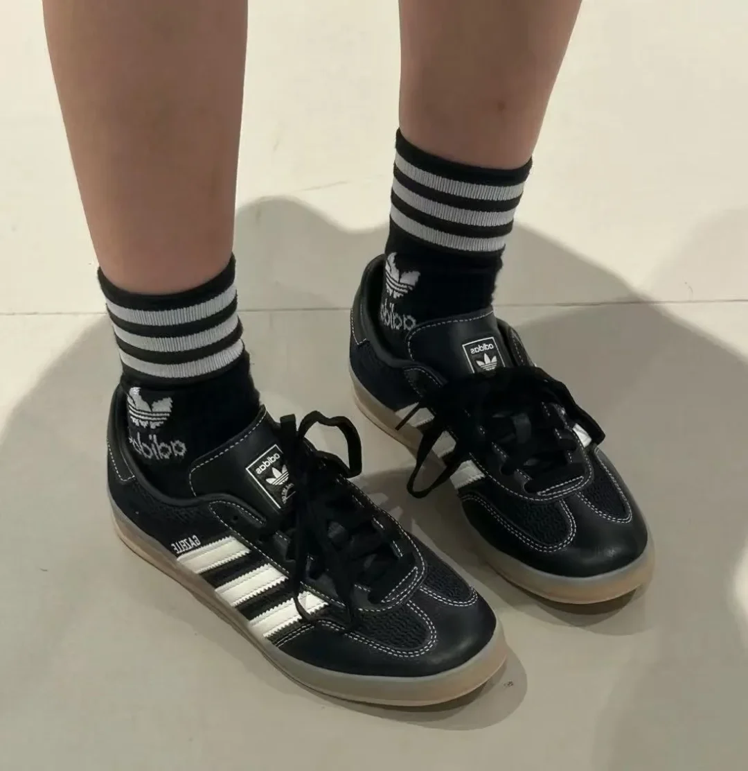 【2025年 発売】adidas Originals W GAZELLE INDOOR “Core Black/Off White/Magic Beige” (アディダス オリジナルス ガゼル インドア “ブラック/ホワイト/ベージュ”) [JQ7084]