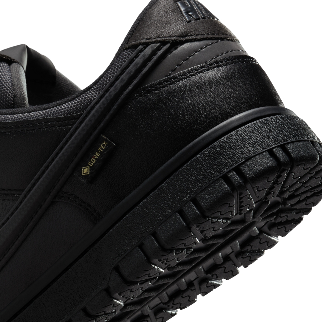 【2025年 発売予定】NIKE DUNK LOW GORE-TEX “Triple Black” (ナイキ ダンク ロー ゴアテックス “トリプルブラック”) [HQ2053-001]
