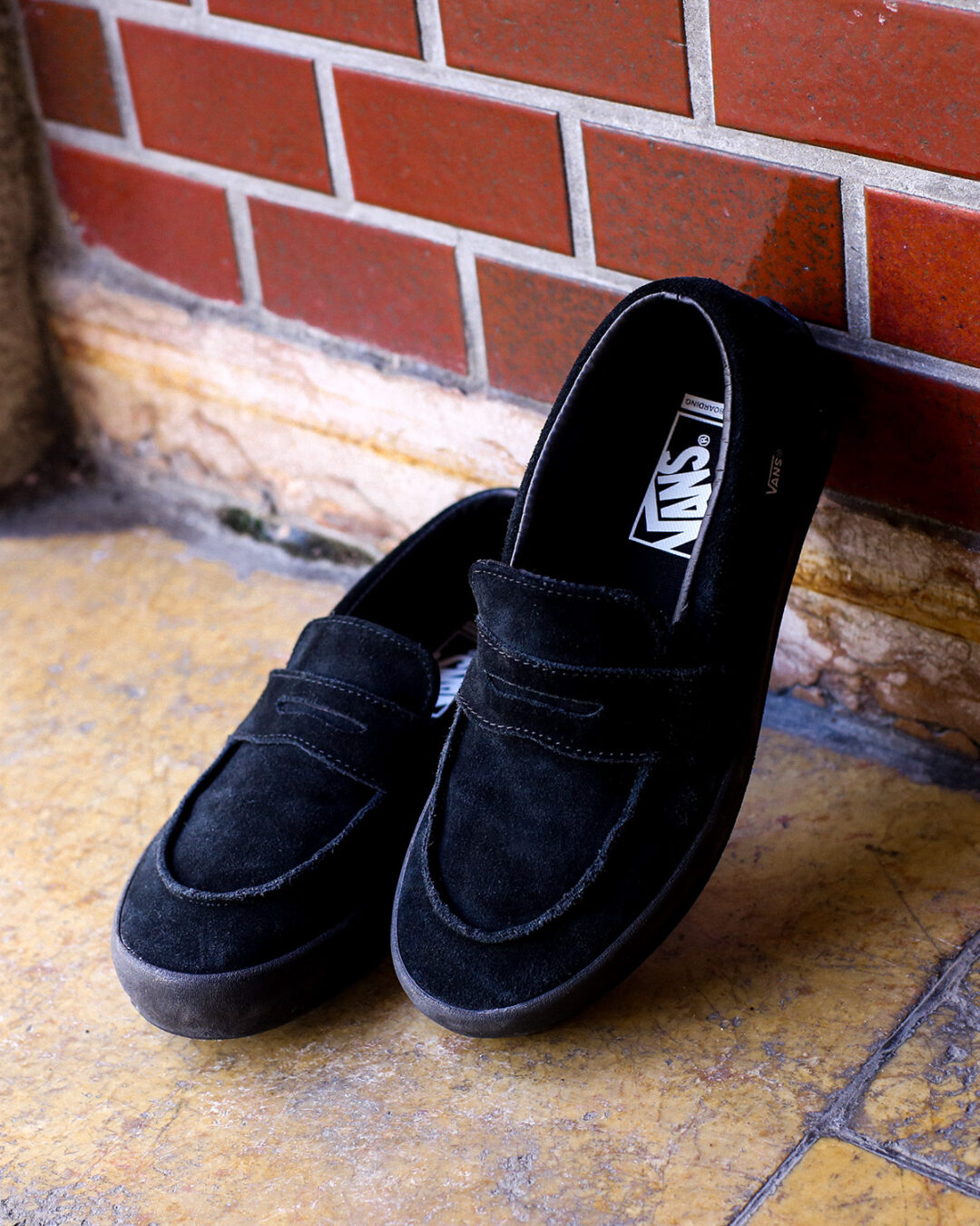 【2025年 9/1 発売】スエード素材を採用したVANS SKATE LOAFER (バンス スケート ローファー)