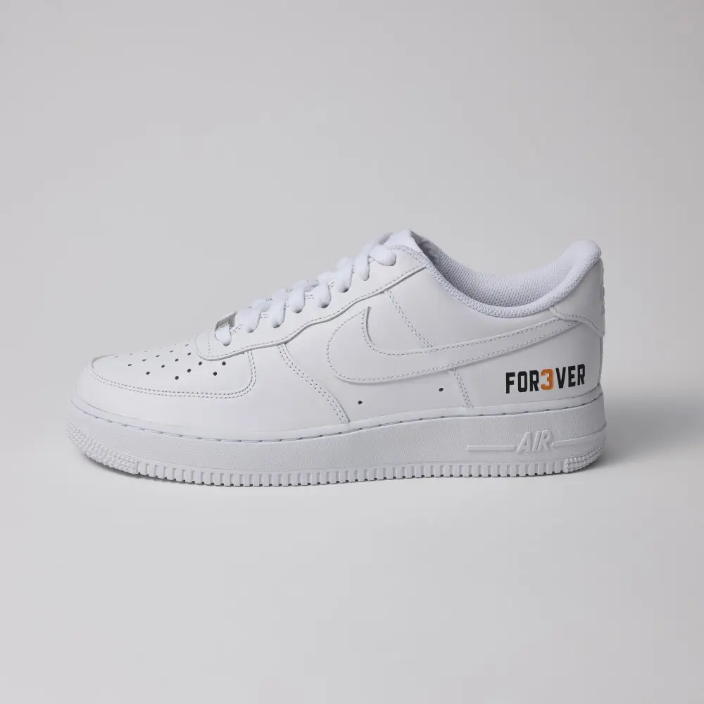 長嶋茂雄終身名誉監督の追悼グッズとしてNIKE AIR FORCE 1 07 LOW “FOR3VER GIANTS”の予約販売を2025年 8/15 予約開始 (Shigeo Nagashima ナイキ エア フォース 読売巨人軍 ジャイアンツ)