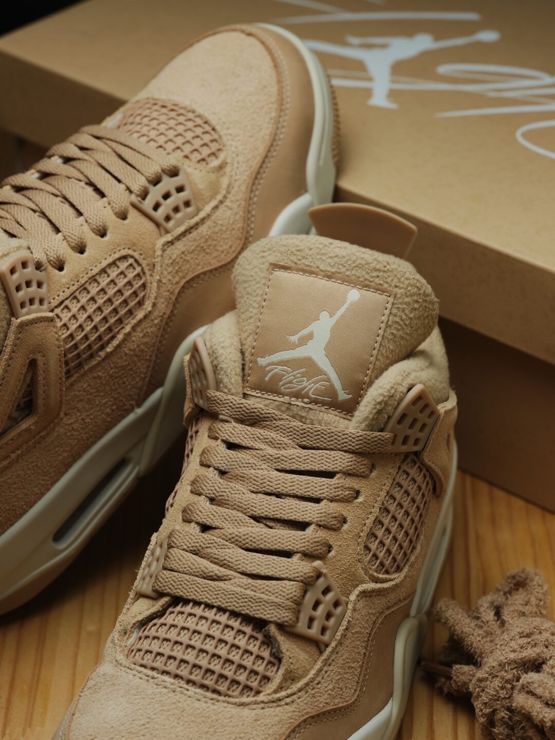 【2025年 11/1 発売】NIKE WMNS AIR JORDAN 4 RETRO “Cozy Girl” (ナイキ ウィメンズ エア ジョーダン 4 レトロ “コージーガール”) [HV0823-200]