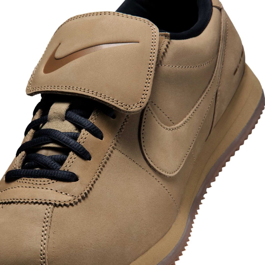 【2025年 秋 発売予定】NIKE CORTEZ LEATHER SE “Parachute Beige/Off Noir” (ナイキ コルテッツ レザー “パラシュートベージュ/オフノワール”) [IM8057-297]