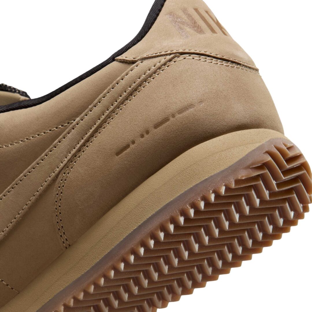 【2025年 秋 発売予定】NIKE CORTEZ LEATHER SE “Parachute Beige/Off Noir” (ナイキ コルテッツ レザー “パラシュートベージュ/オフノワール”) [IM8057-297]