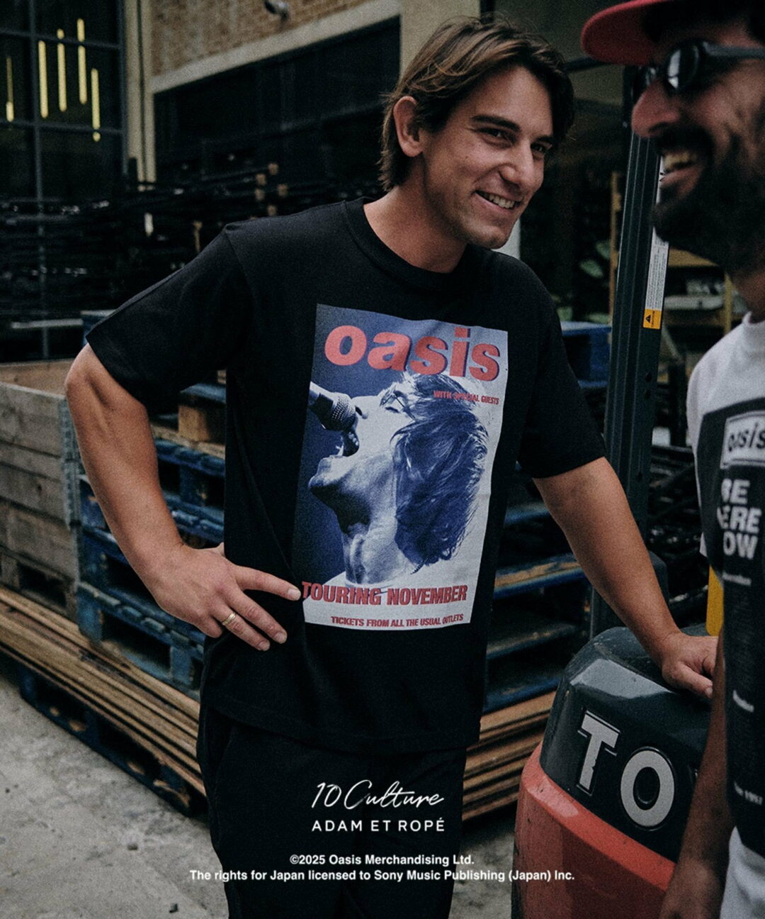 oasis 10Culture / ADAM ET ROPE’ 2025 SS 新作「Tour Poster Design Tee」が 8/4 発売 (オアシス アダム エ ロペ)